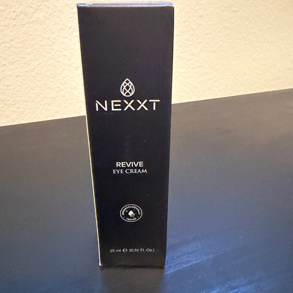 NWT NEXXT Revive Eye Cream - Black